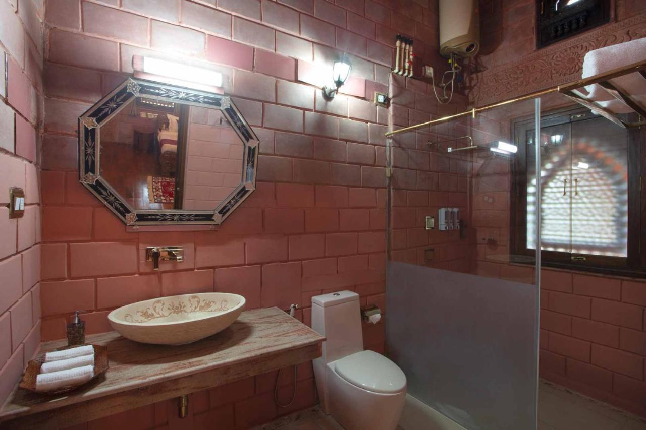 Stayvista At Pink Palace Rajasthani Decor 우티 외부 사진