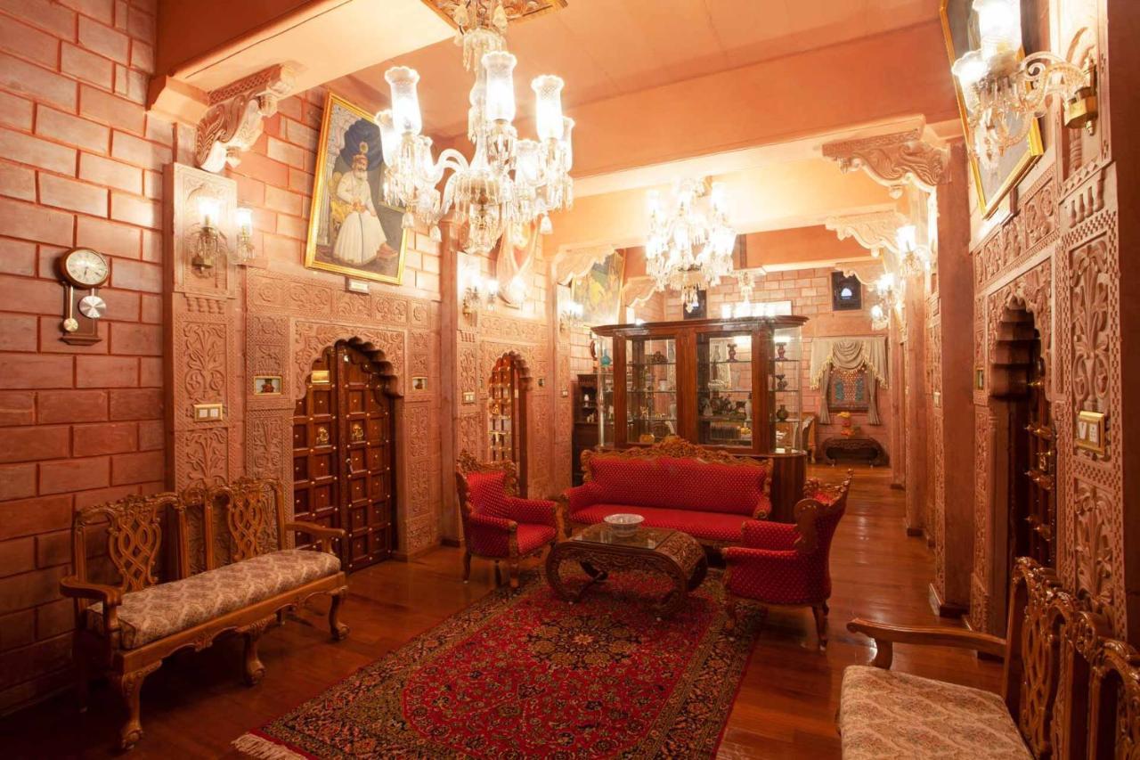 Stayvista At Pink Palace Rajasthani Decor 우티 외부 사진