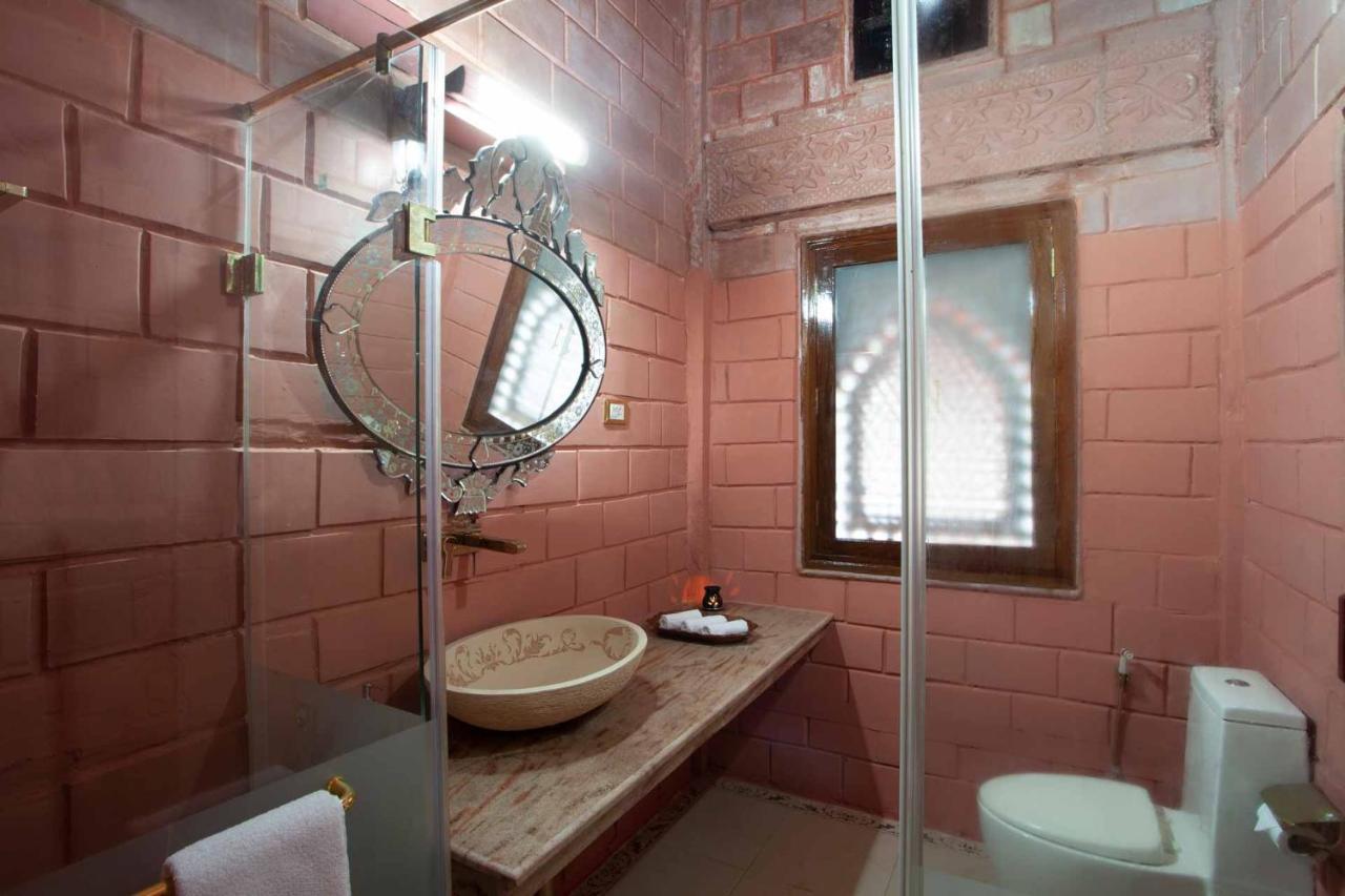 Stayvista At Pink Palace Rajasthani Decor 우티 외부 사진