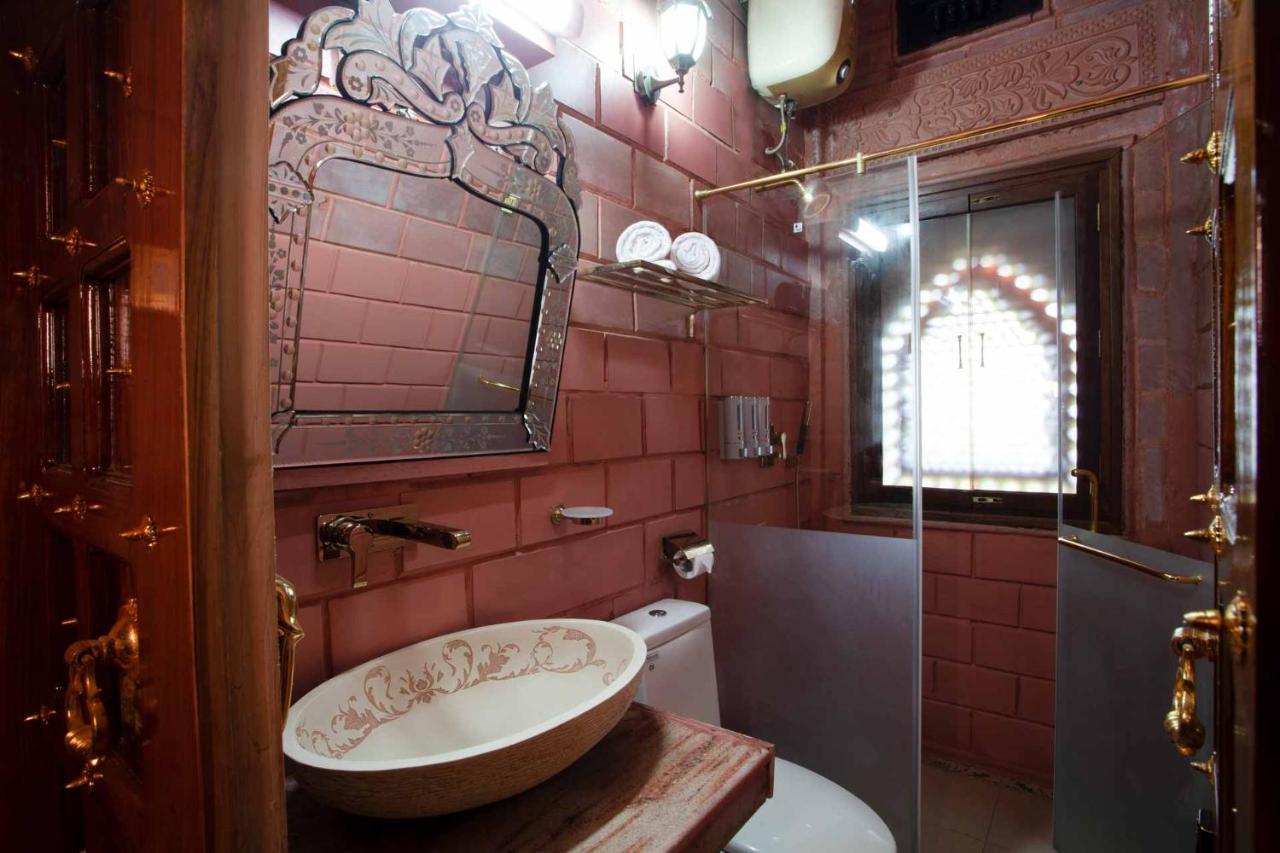 Stayvista At Pink Palace Rajasthani Decor 우티 외부 사진